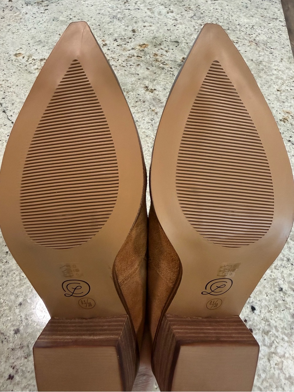 Chinese Laundry Women's Camel Suede Pointed Mules NIB - Picture 13 of 16